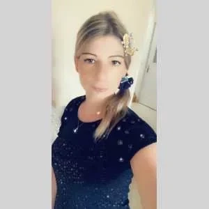 Laura, babysitter à Farges en Septaine