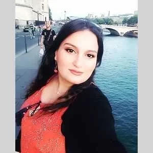 Nawel, babysitter à Bondy