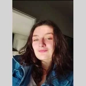 Celia, babysitter à Hazebrouck