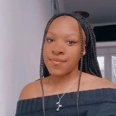 Talia, babysitter à Maule