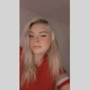 Loanne , babysitter à Longperrier