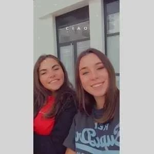 Emma et annabelle , babysitter à Freterive