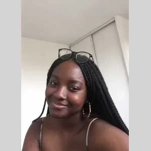 Esther, babysitter à Villeneuve d Ascq