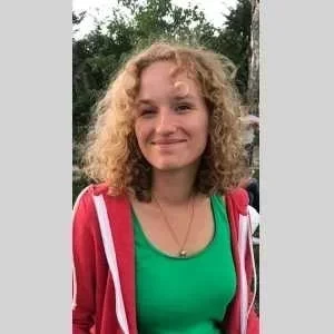 Emma , babysitter à Le Pecq