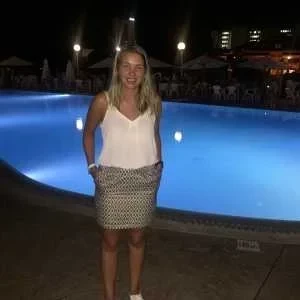 Clarisse , babysitter à Avrille