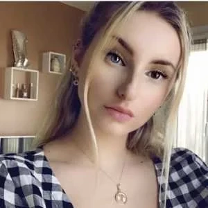 Axelle , babysitter à Villeurbanne