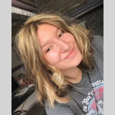 Célia , babysitter à Grasse