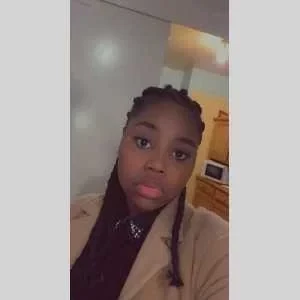 Samira , babysitter à Quimper