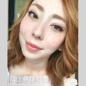 Dina, babysitter à Noisiel