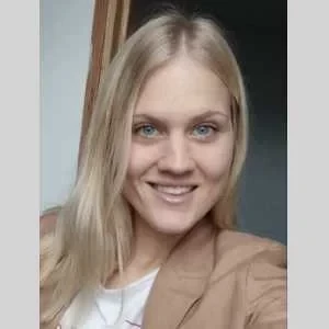 Cindy, babysitter à Raches