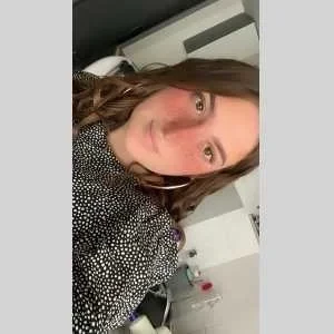 Justine, babysitter à Miribel