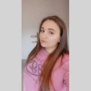 Manon , babysitter à Vernon