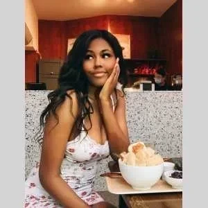 Taslima, babysitter à Montreuil