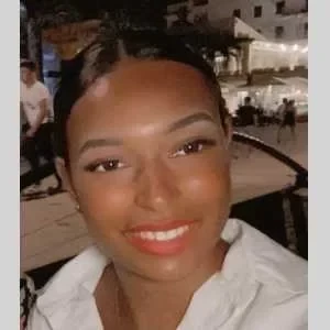 Elisa, babysitter à Herouville en Vexin