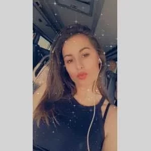 Lina, babysitter à La Londe les Maures