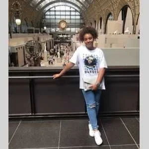 Inesse, babysitter à La Garde