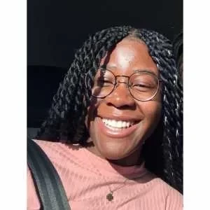 Pharella, babysitter à Osny