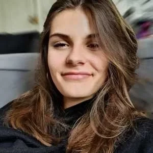 Lucie, babysitter à Le Mans