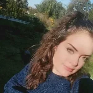 Léa , babysitter à Monceau les Leups