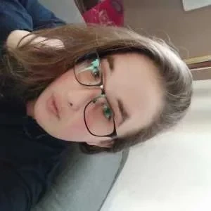 Marine, babysitter à Saint Urbain