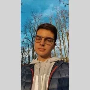 Nathan, babysitter à Bourg en Bresse