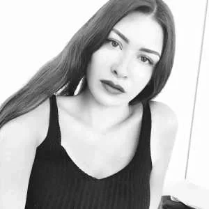 Coralie , babysitter à Cannes