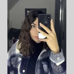 Louane, babysitter à Juziers