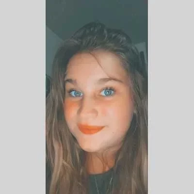 Alison, babysitter à Annemasse