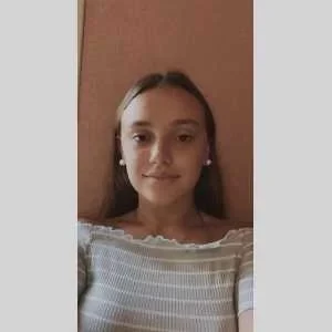 Chloé, babysitter à Saint Maximin