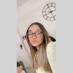 Inès , babysitter à Suresnes