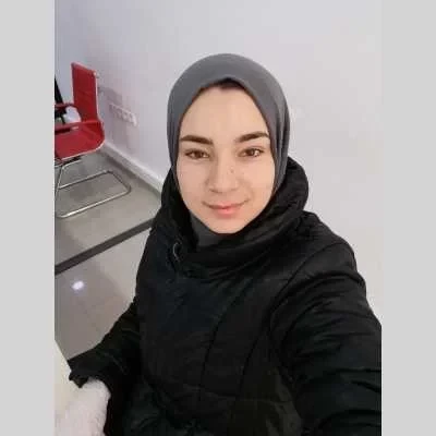 Hassana , babysitter à La Courneuve