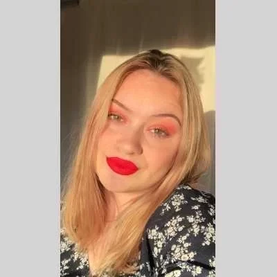 Justine, babysitter à Logonna Daoulas