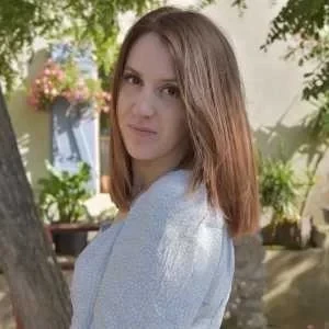 Clémence, babysitter à Bouc Bel Air