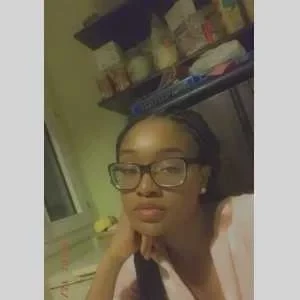 Chelsey, babysitter à Chelles