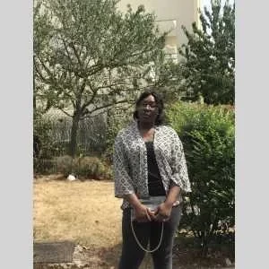 Ester, babysitter à Valenton