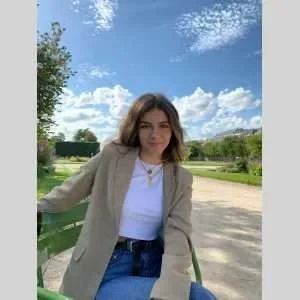 Julia, babysitter à Villemomble