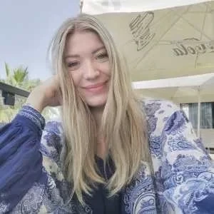 Erine , babysitter à Cattenom