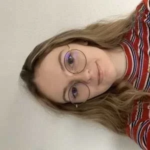 Ambre, babysitter à Les Touches