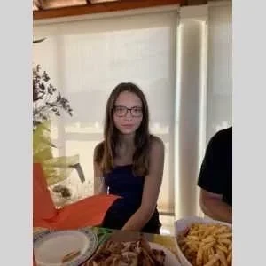 Anna, babysitter à Le Plessis Bouchard