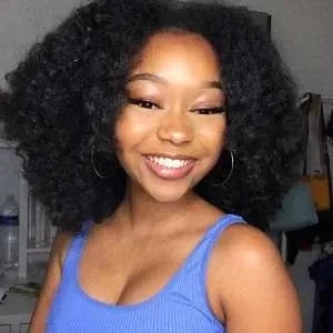 Fatoumata , babysitter à Charenton le Pont