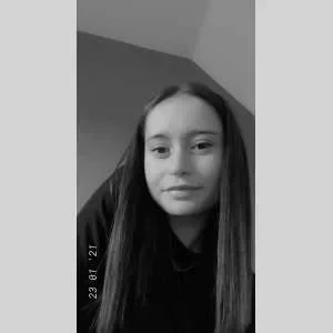 Camille, babysitter à Fougeres