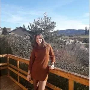 Célia, babysitter à Dagneux