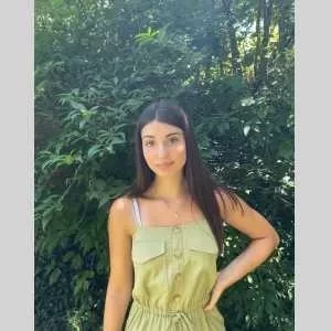 Lou, babysitter à Nandy