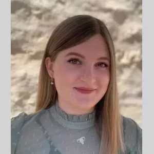 Léna, babysitter à La Rochelle