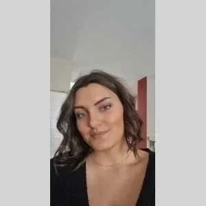 Cléo, babysitter à Comines