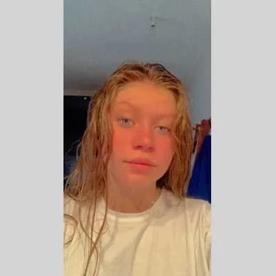 Alexandra, babysitter à Cerisiers