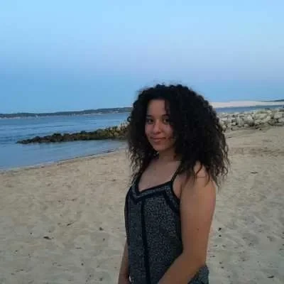 Lucie, babysitter à Merignac