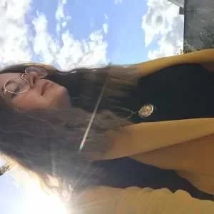 Mélanie , babysitter à Le Landreau