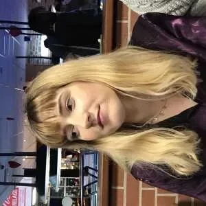 Julia, babysitter à Wannehain