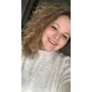 Margot, babysitter à Mantes la Jolie